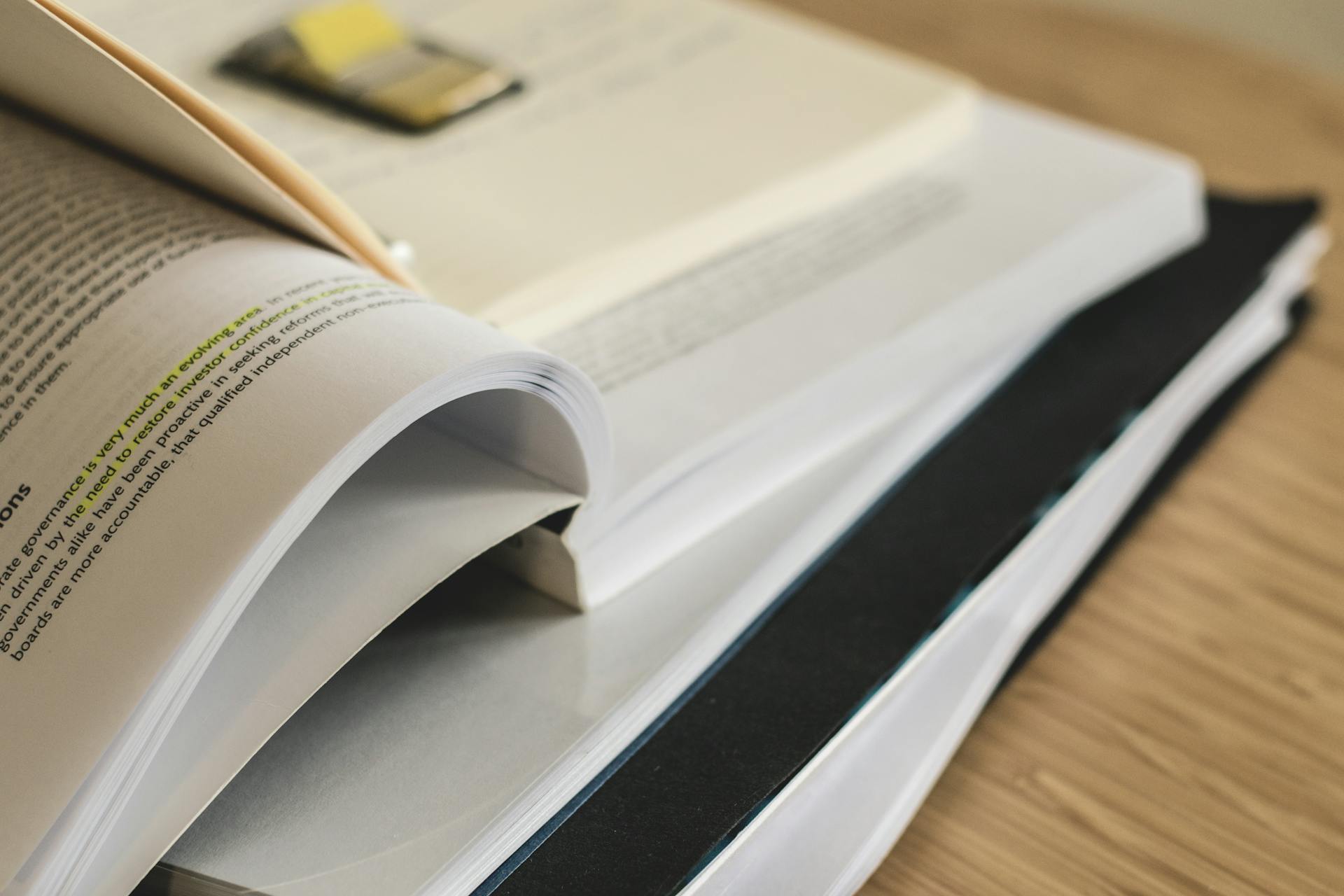Lernmaterialien und Bücher zur Theorieprüfung für den Bootsführerschein.